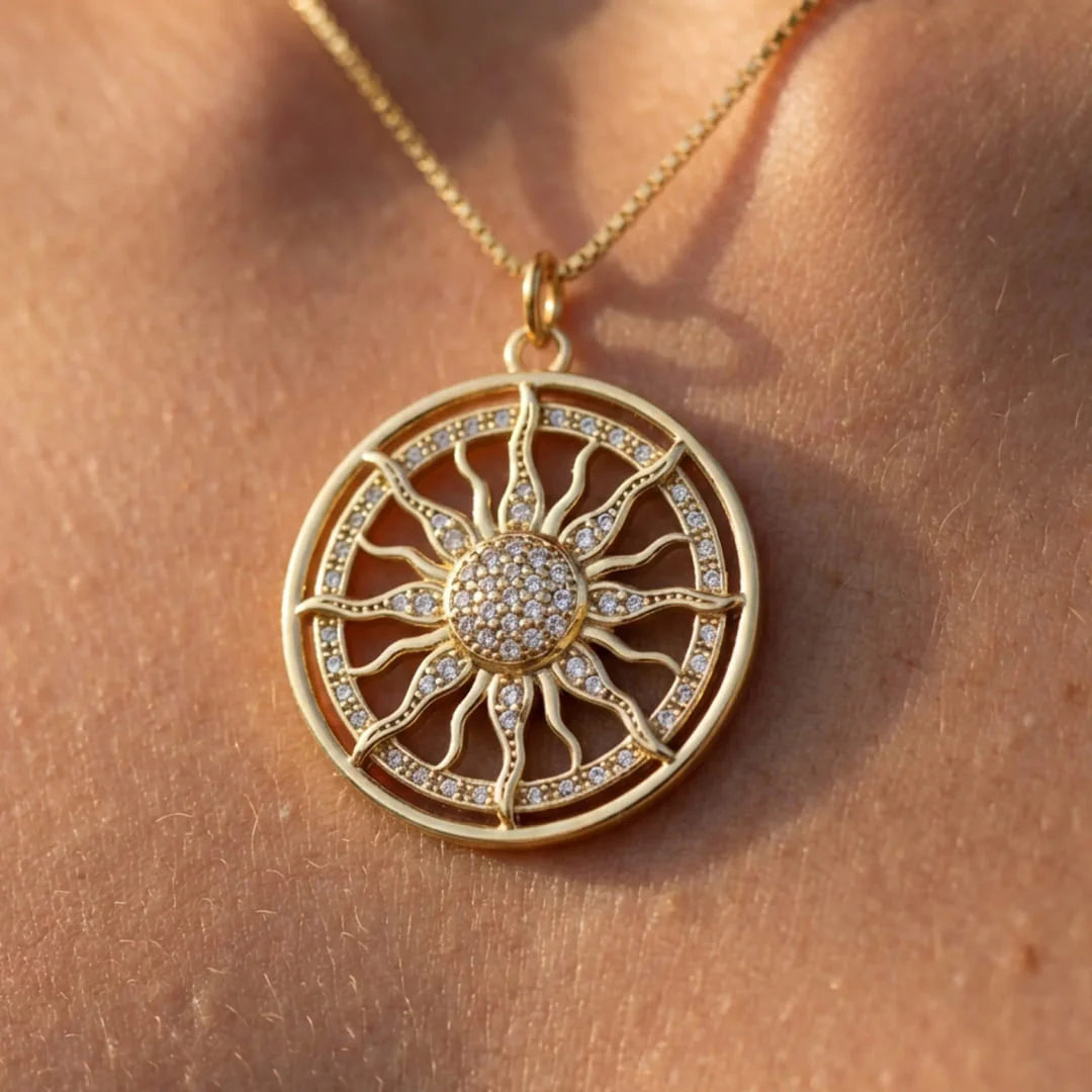 Collier & Pendentif Soleil Doré - Rayonnement Intérieur