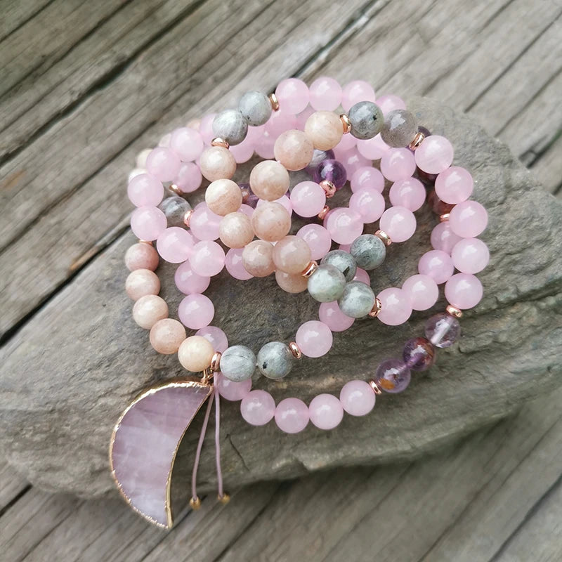Collier Mala "Lune Sacrée" en Super 7, Pierre de Soleil, Quartz Rose & Labradorite