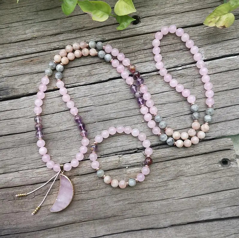 Collier Mala "Lune Sacrée" en Super 7, Pierre de Soleil, Quartz Rose & Labradorite