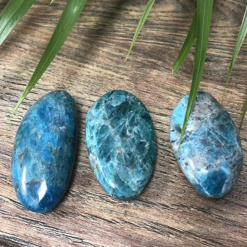Galet en Apatite Bleue - Poids de Forme
