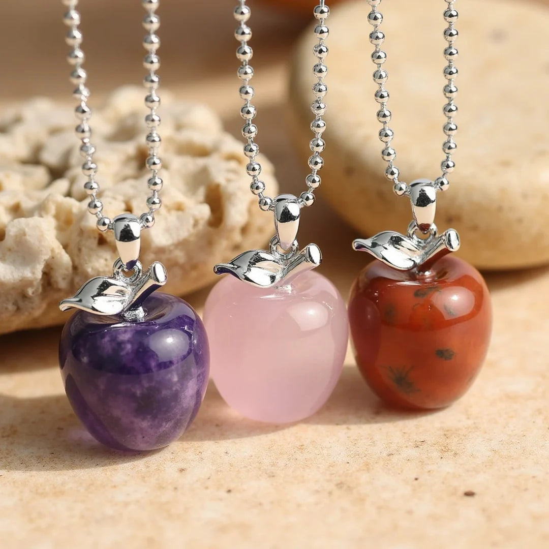 Collier Pendentif "Pomme d'Amour" en Pierre Naturelle
