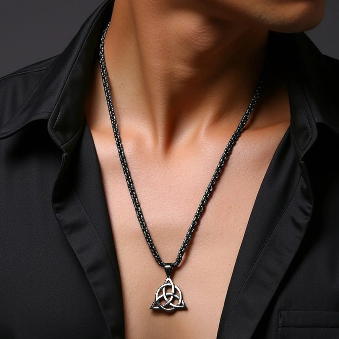 Collier Pendentif Triple Noeud - Triquetra