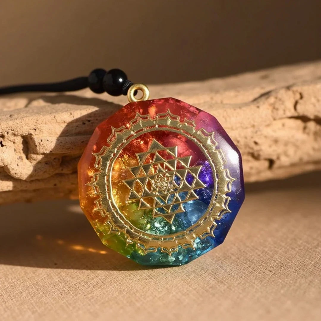 Pendentif Orgonite en Pierres Naturelles - Sri Yantra & 7 Chakras