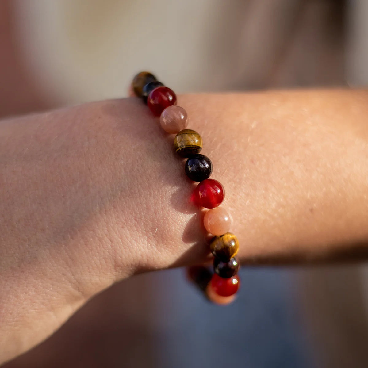 Bracelet "Éclat de Chance" en Oeil de Tigre, Pierre de Soleil, Grenat & Cornaline