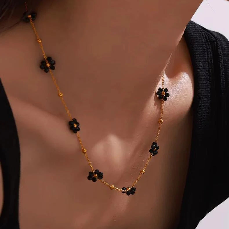 Collier "Floraison Intérieure" en Spinelle Noir