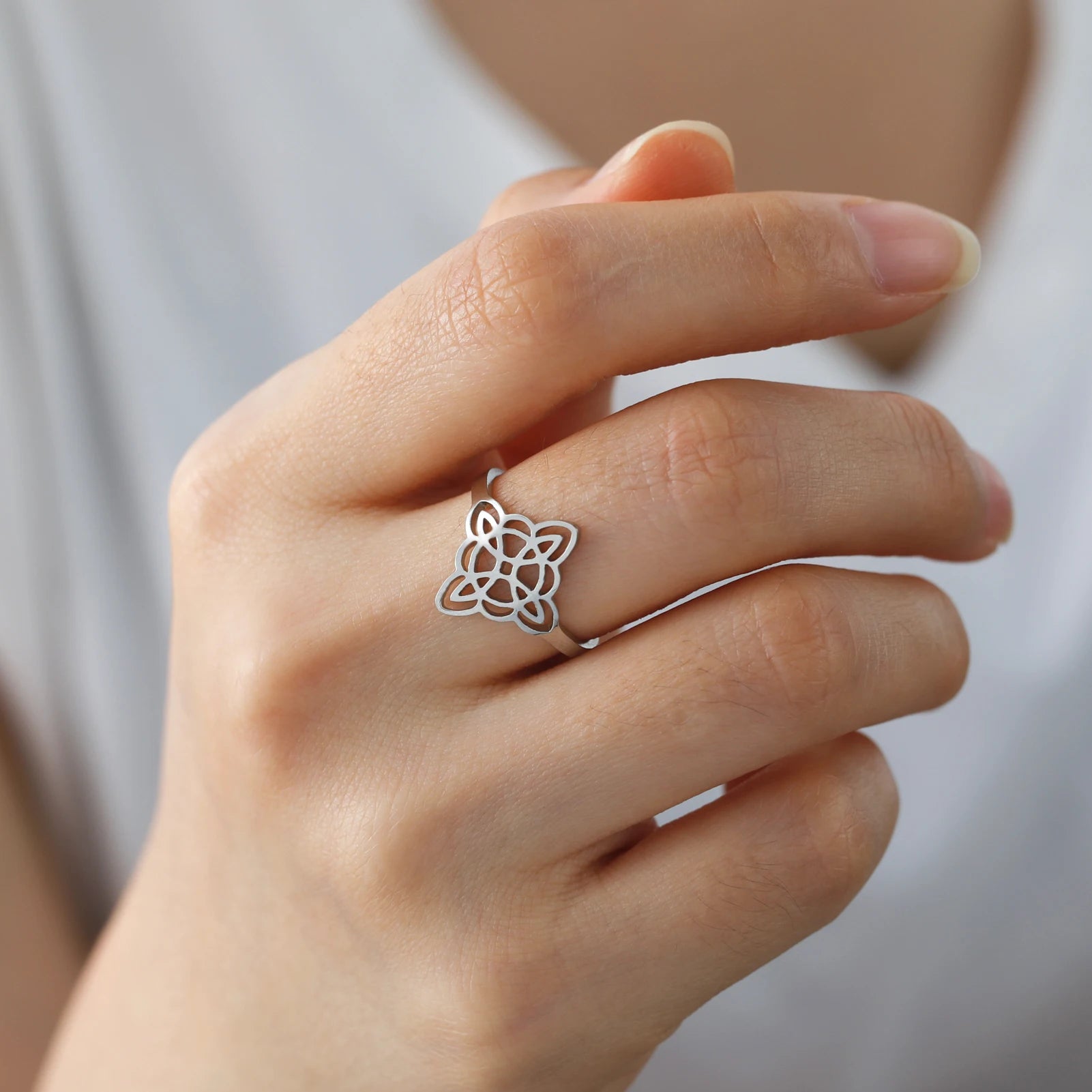 Bague Ajustable "Bouclier Originel" - Noeud de Sorcière