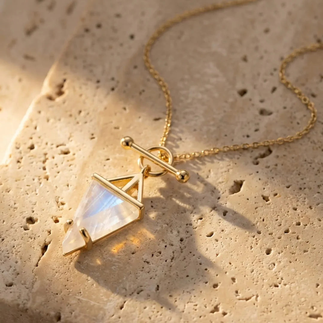 Collier et son Pendentif en Pierre de Lune - Pointe d’Équilibre