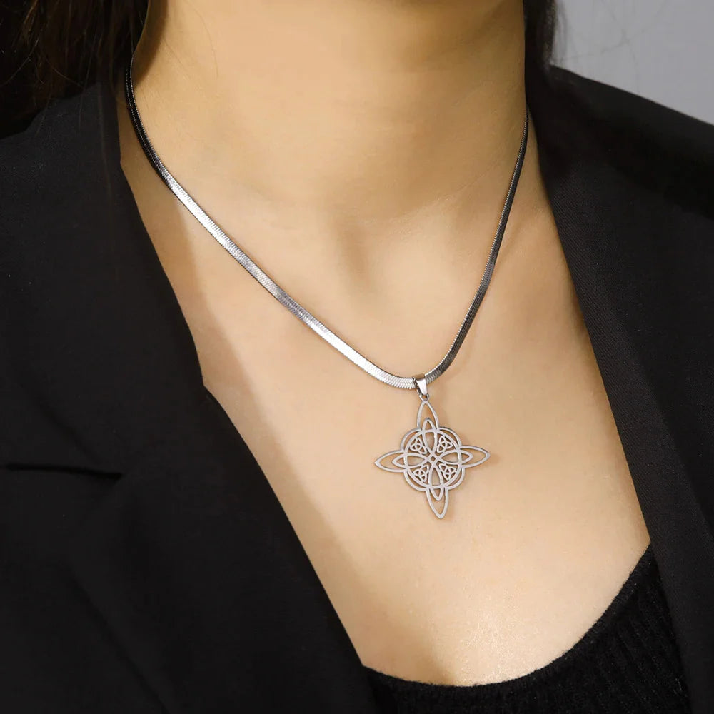 Collier Pendentif "Lien d’Éternité" - Nœud de Sorcière