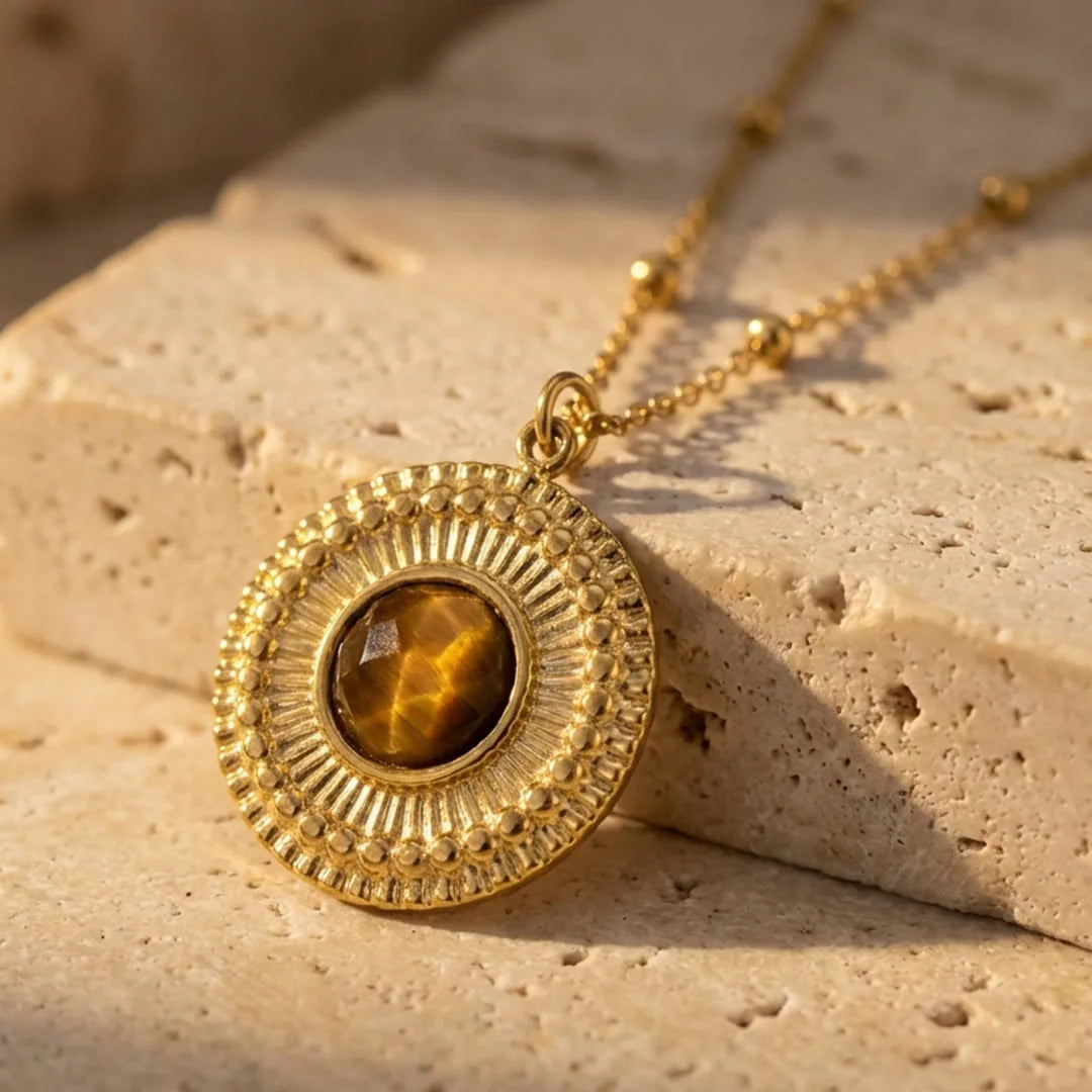 Pendentif en Œil de Tigre Doré - Énergie Souveraine