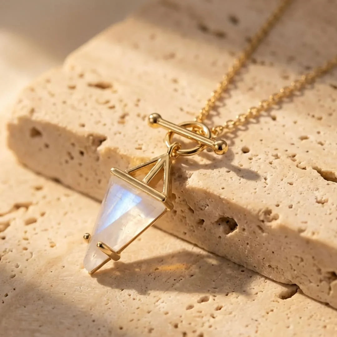 Collier et son Pendentif en Pierre de Lune - Pointe d’Équilibre