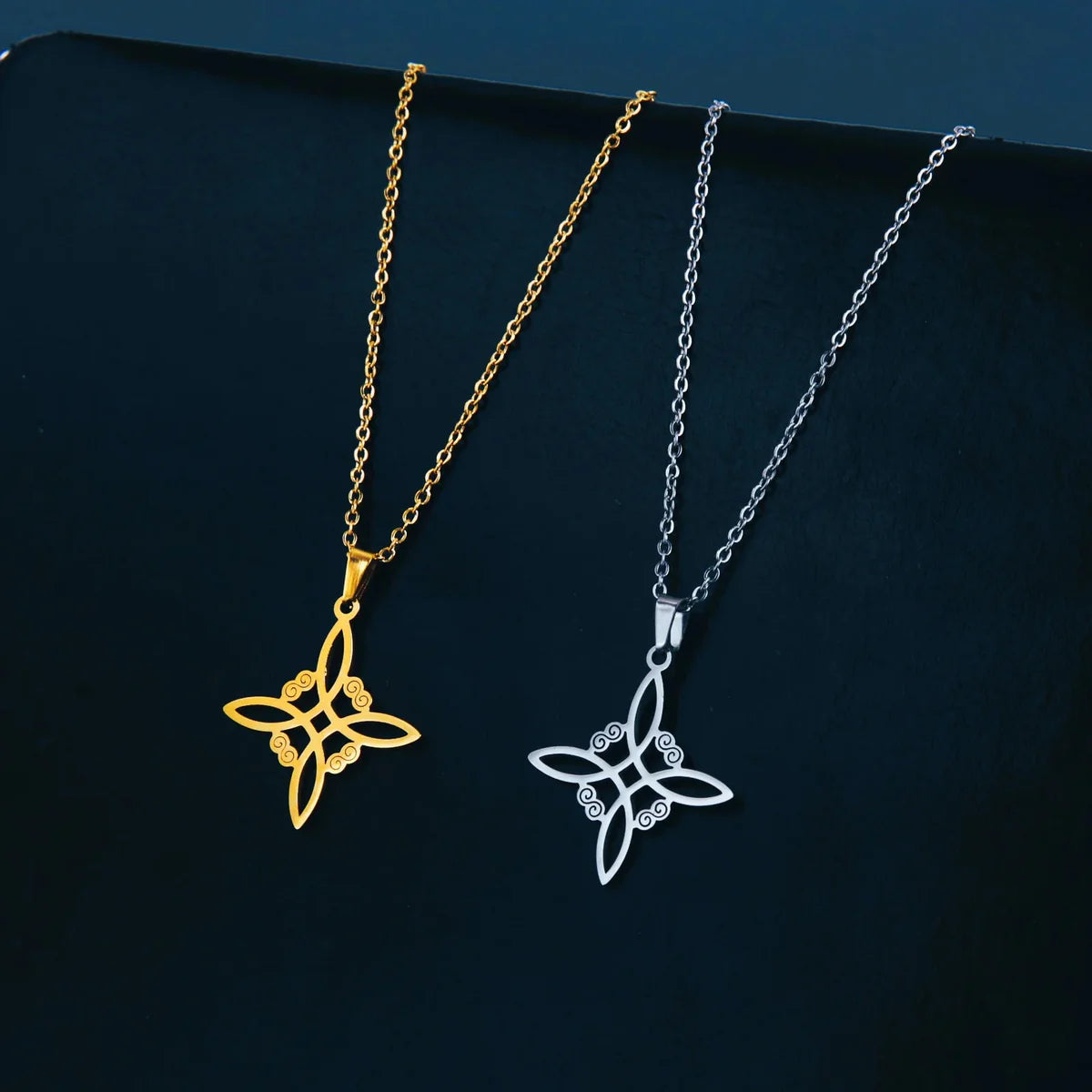 Collier "Égide Sacrée" - Noeud de Sorcière