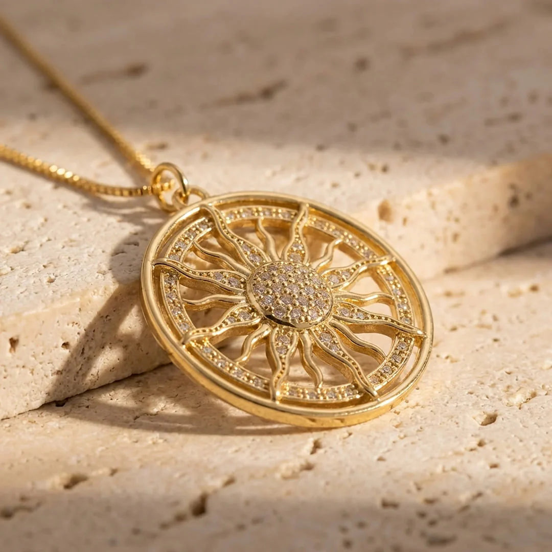 Collier & Pendentif Soleil Doré - Rayonnement Intérieur