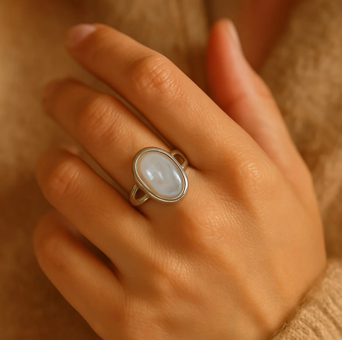 Bague Ajustable en Nacre & Argent - Délicatesse Irisée