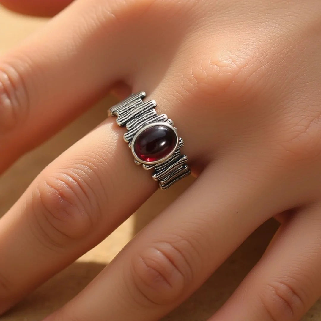 Bague Ajustable "Ananda" en Grenat & Argent