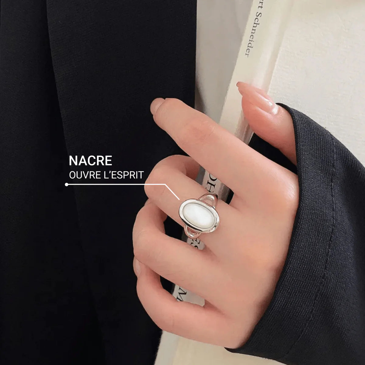 Bague Ajustable "Délicatesse Irisée" en Nacre & Argent