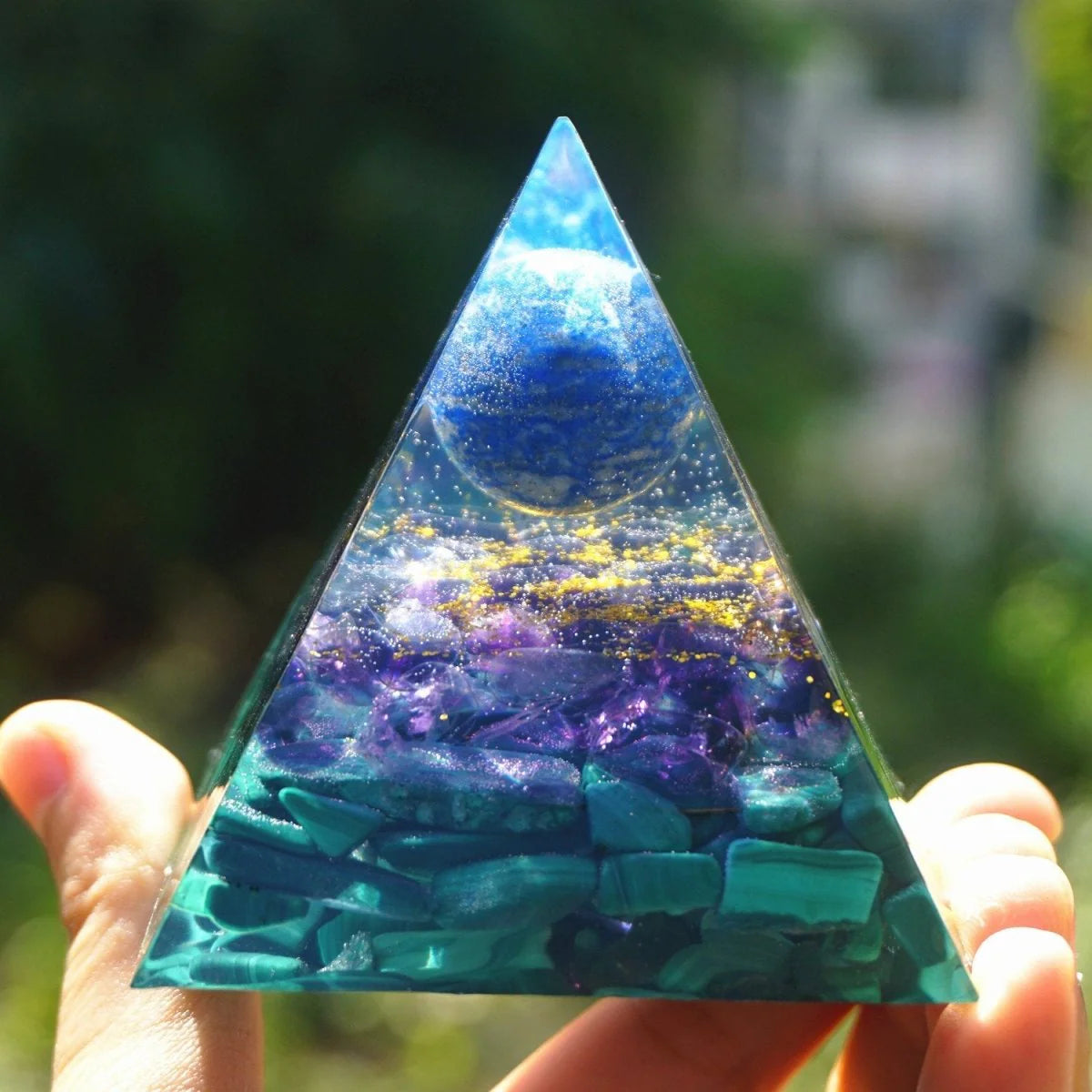Orgonite en Lapis Lazuli, Améthyste & Malachite - Kâli