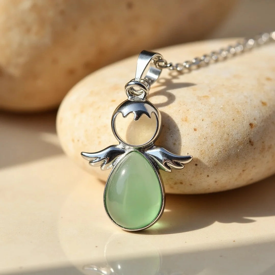 Collier Pendentif "Ange de Douceur" en Pierres Naturelles