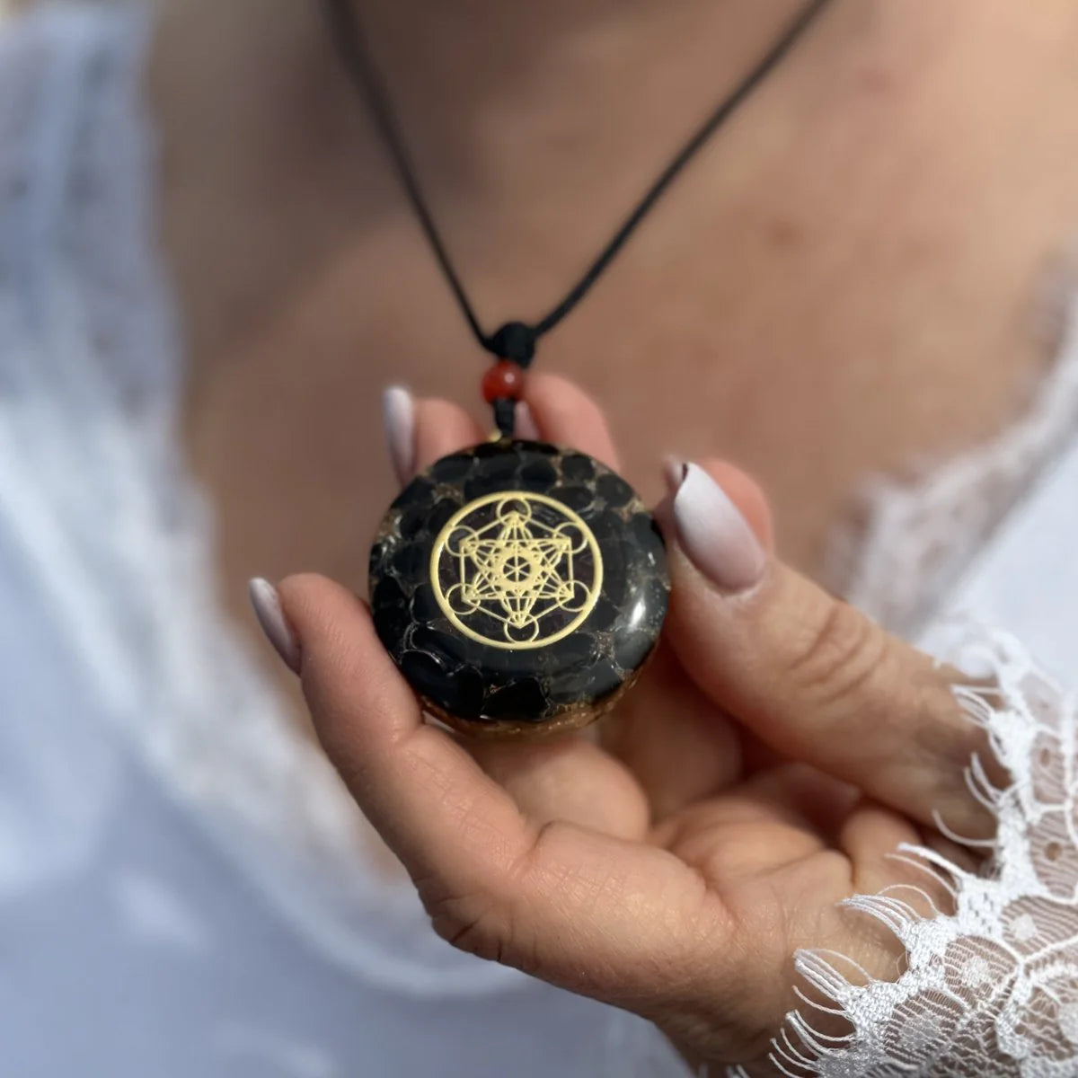 Pendentif Orgonite en Obsidienne & Grenat - Eclat de Métatron