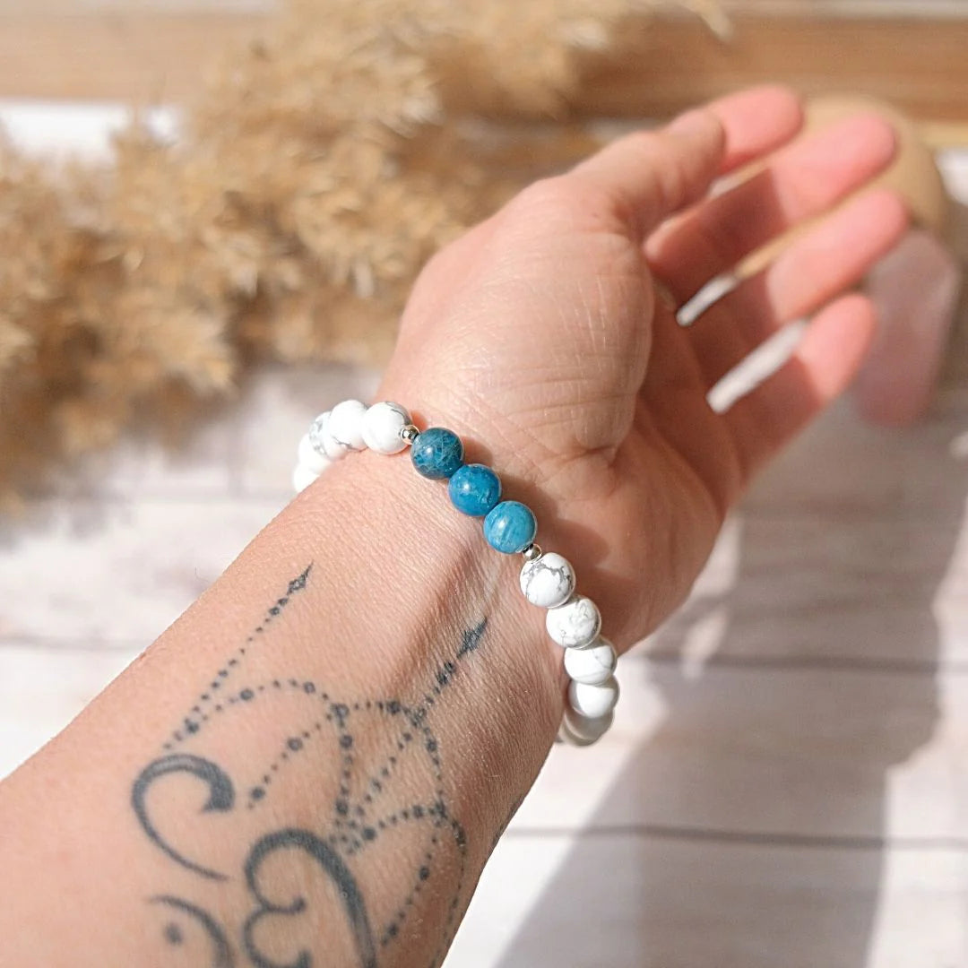 Bracelet "Silhouette Zen" en Howlite & Apatite