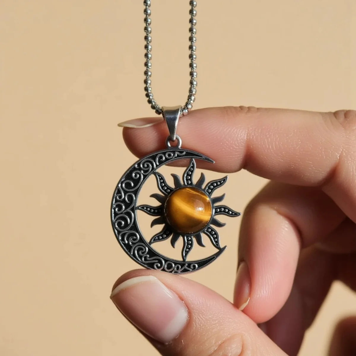 Pendentif en Oeil de Tigre "Alliance Céleste Lune-Soleil"