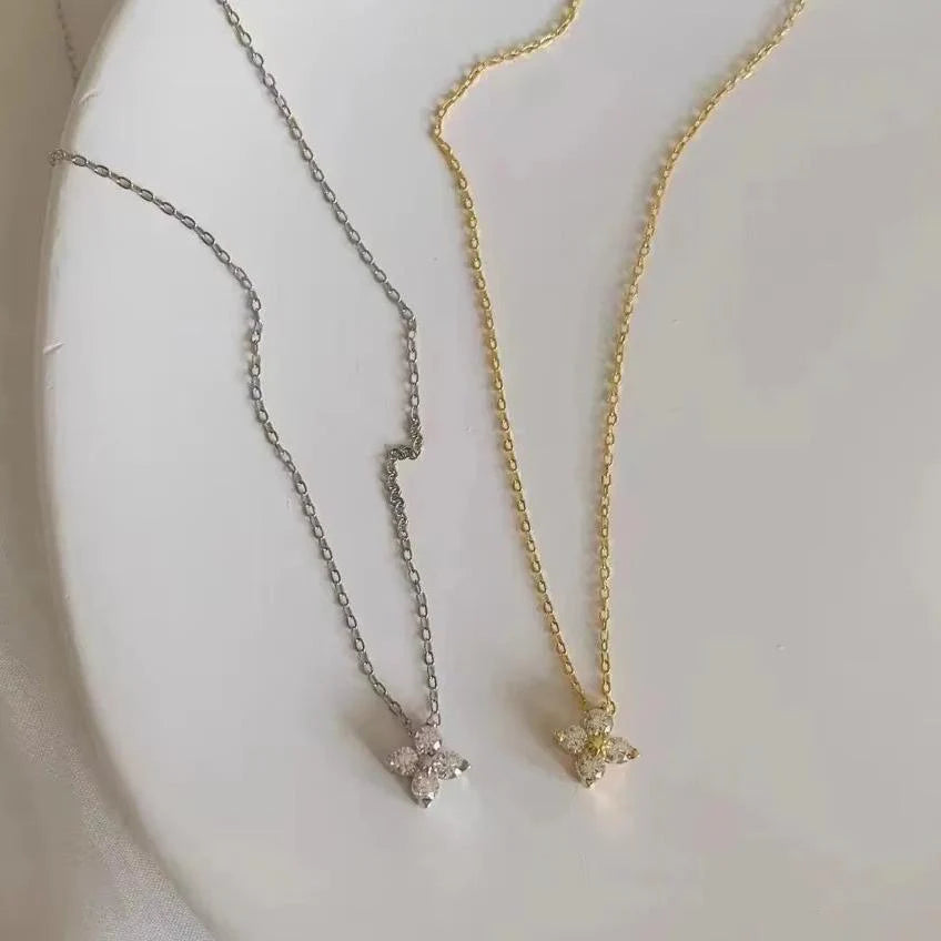 Collier "Trèfle Etincelant" en Zircon & Argent