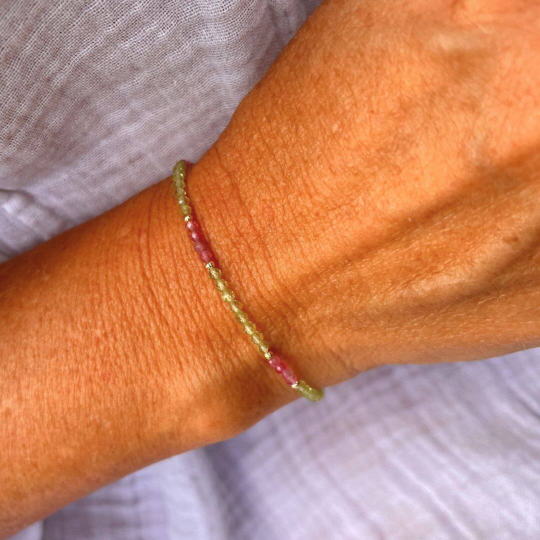 Bracelet Fin en Tourmaline Rose & Pierres Naturelles - Symphonie Minérale