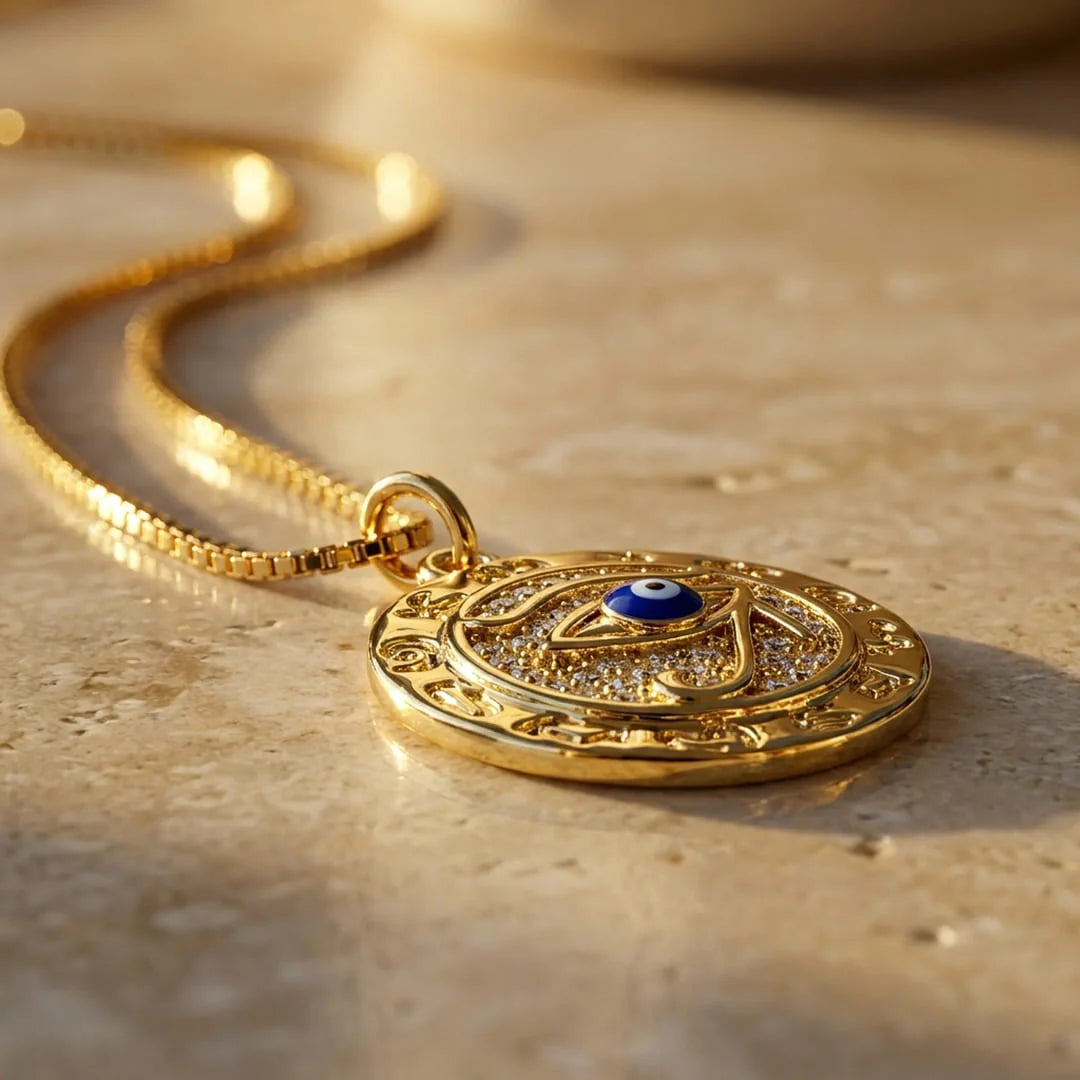 Collier Oeil d’Horus Doré - Bouclier Énergétique