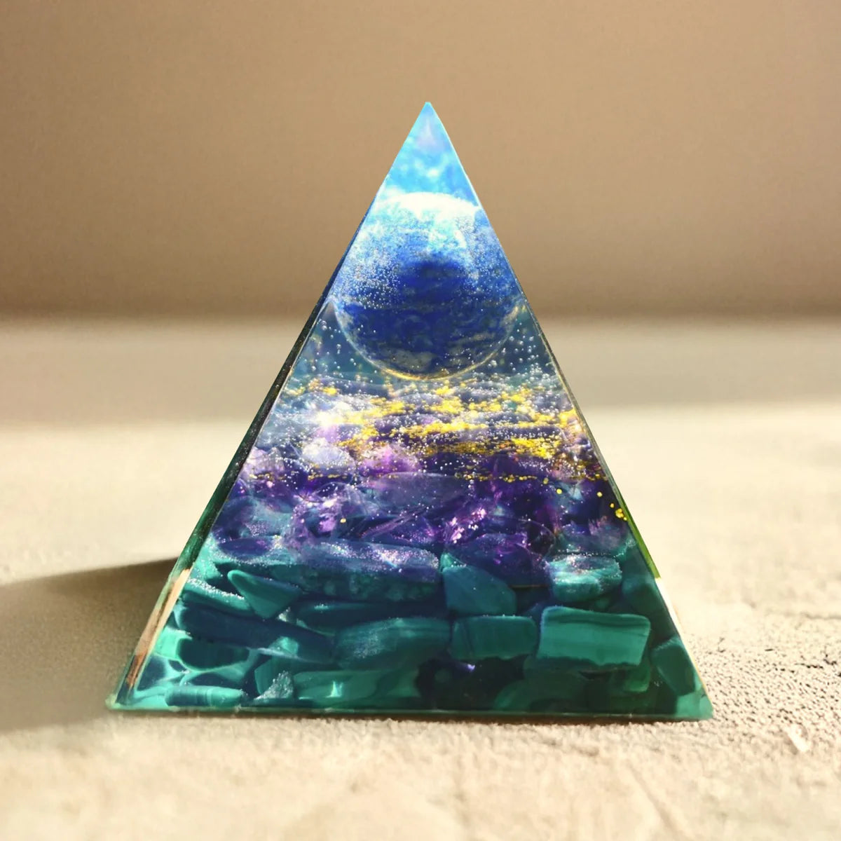 Orgonite en Lapis Lazuli, Améthyste & Malachite - Kâli