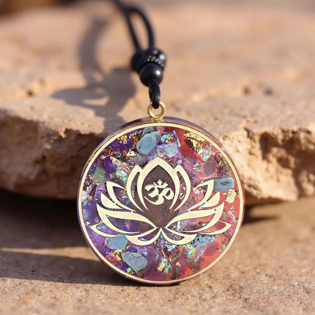 Pendentif Orgonite  en Turquoise & Oeil de Tigre - Lotus-Om