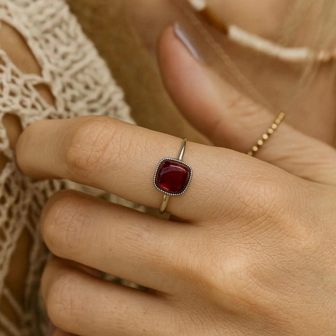 Bague Ajustable "Désir Ardent" en Grenat & Argent