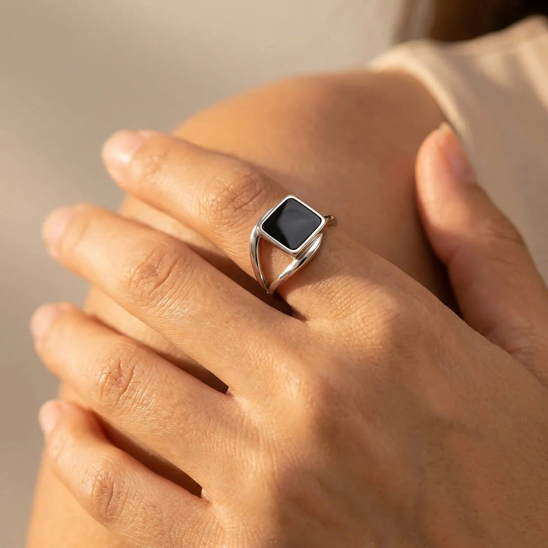 Bague Ajustable en Onyx Noir - Equilibre Absolu