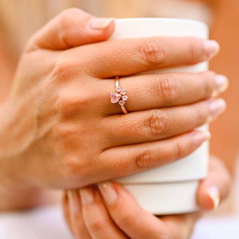 Bague Ajustable "Patte d’Amour" en Quartz Rose