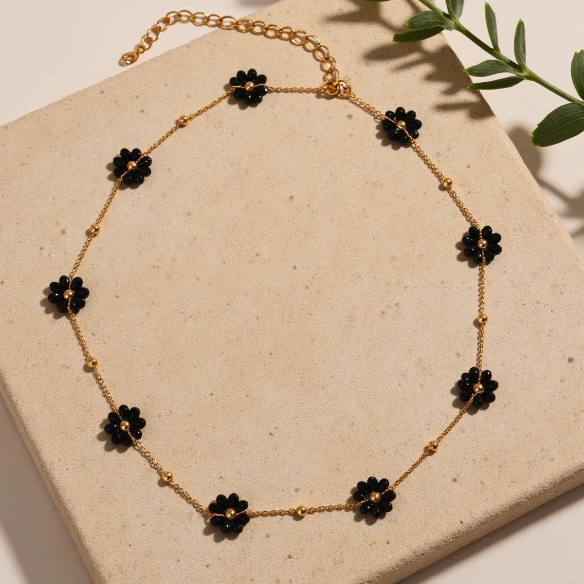 Collier "Floraison Intérieure" en Spinelle Noir