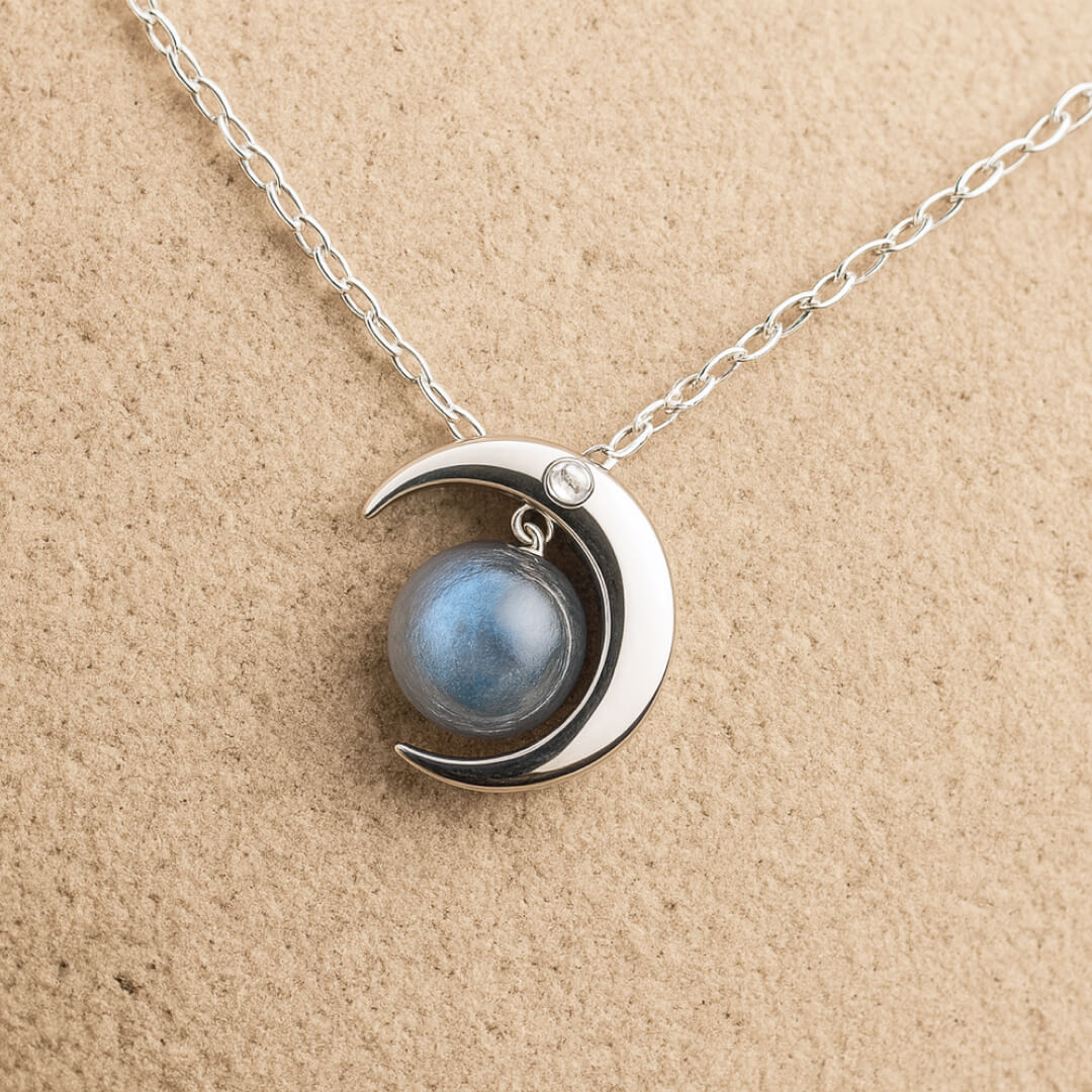 Pendentif en Labradorite & Argent -  Lune Bienveillante