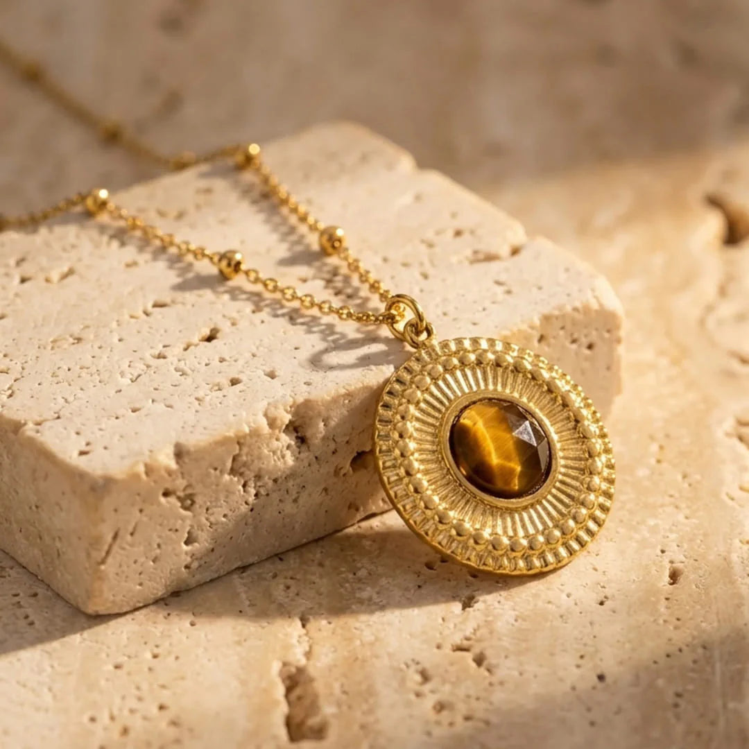 Pendentif en Œil de Tigre Doré - Énergie Souveraine
