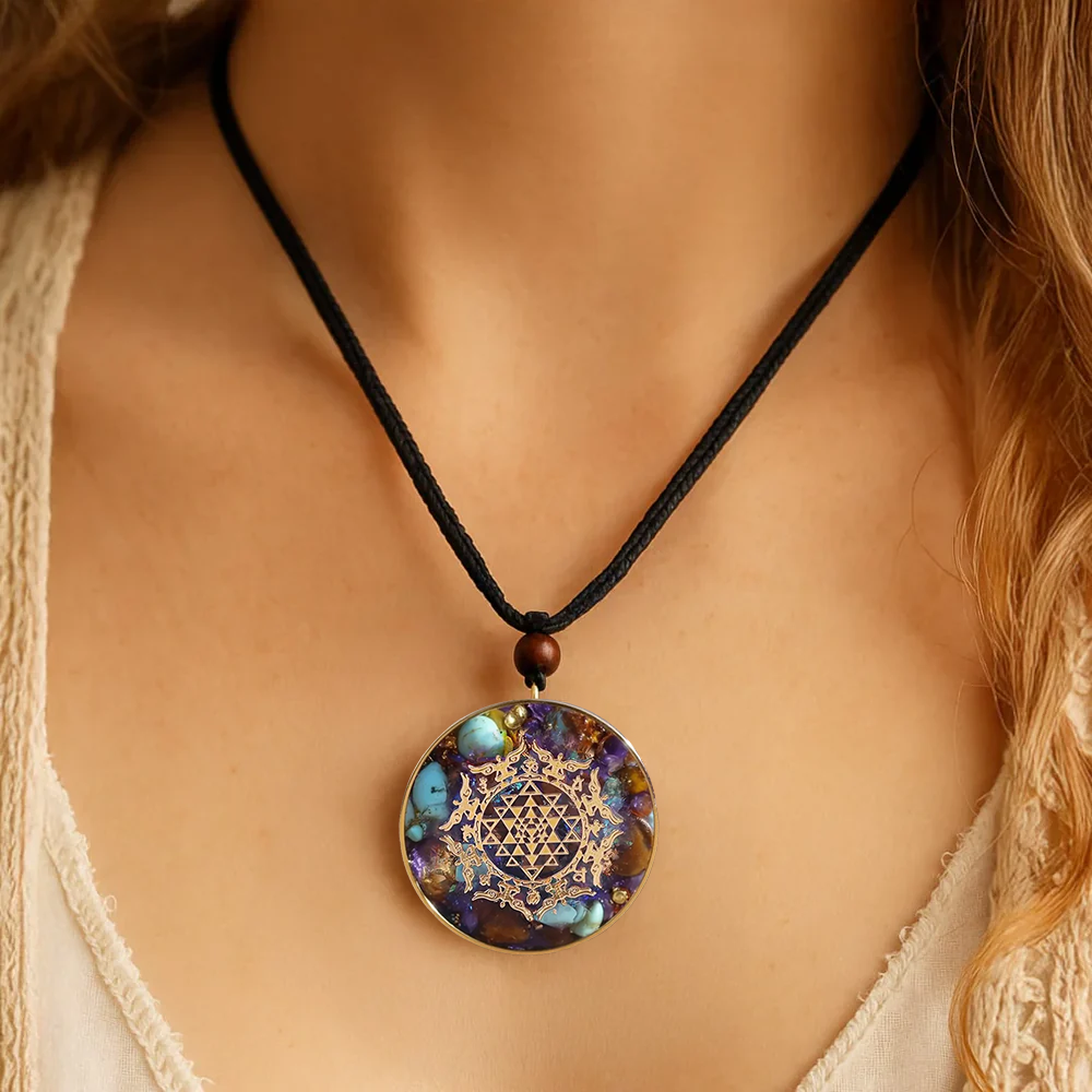 Pendentif Orgonite en Turquoise & Oeil de Tigre - Sri Yantra