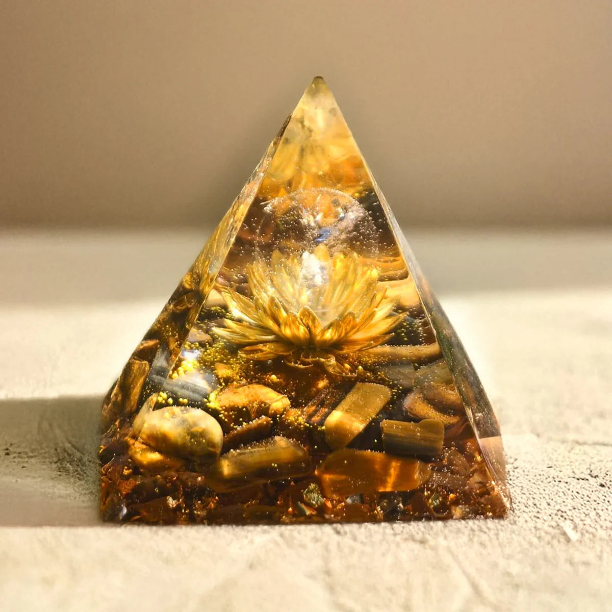 Orgonite en Oeil de Tigre - Lotus Divin