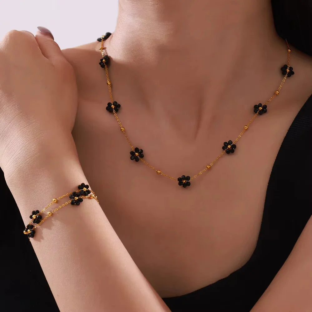 Collier "Floraison Intérieure" en Spinelle Noir
