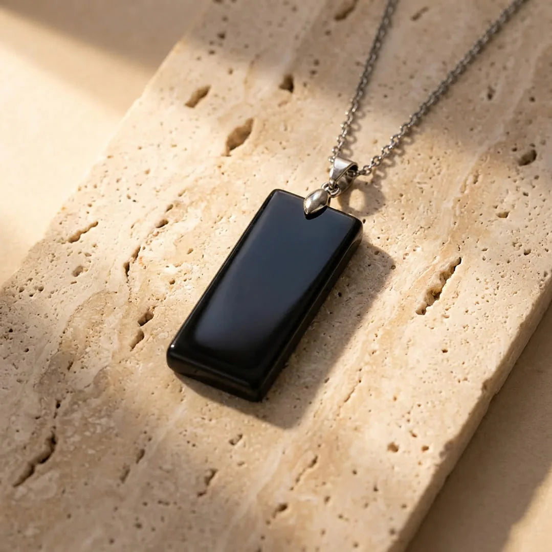 Pendentif en Pierre Naturelle - Puissance & Elégance