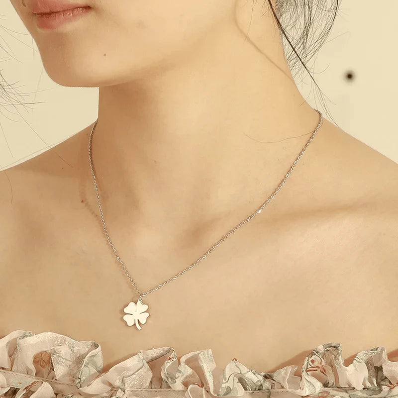 Collier Pendentif "Trèfle de Chance"